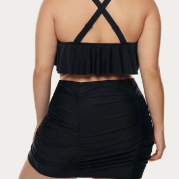 Strappy Ruffle Plus Size Swim Set - Picture 2 of 2